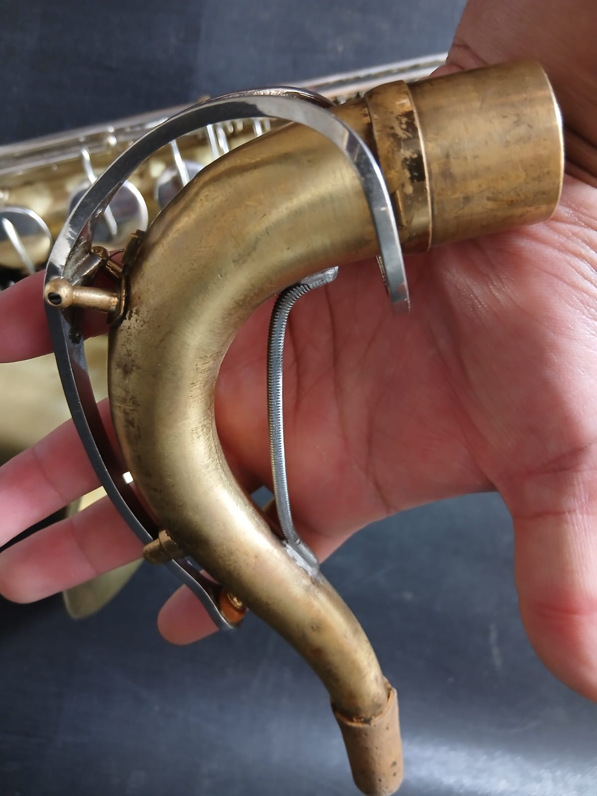 Buescher 400 Tenorsaxophon Saxofon Tenor Vintage gebürstet Gold mit Koffer und Garantie