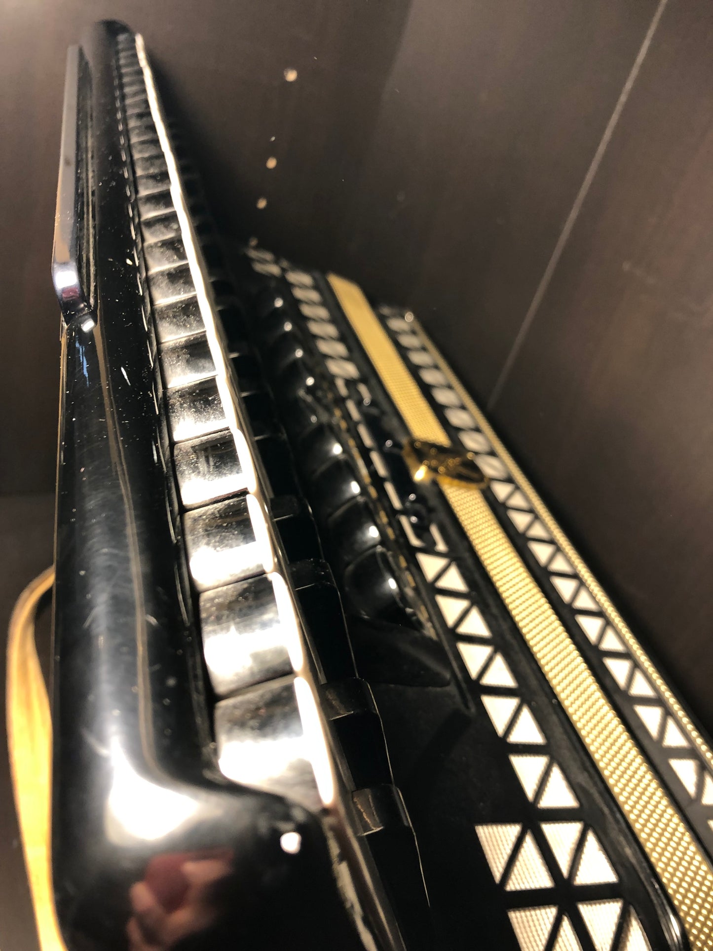 Akkordeon Hohner Atlantic III schwarz gold 9 Register + Seitenregister