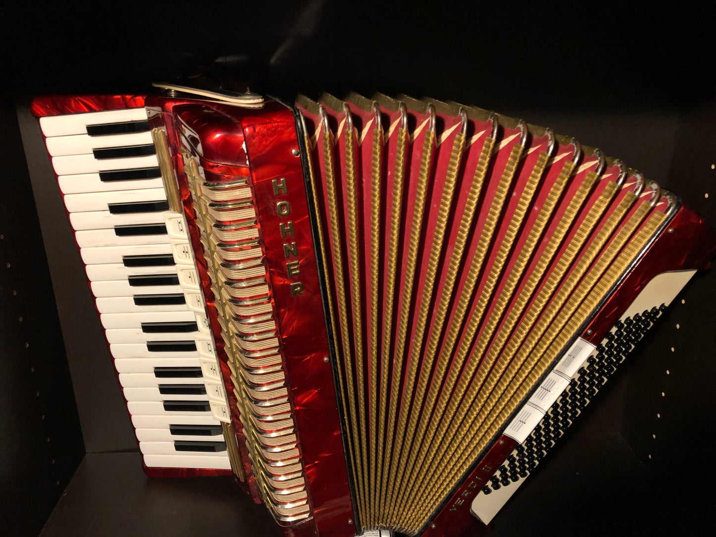 Akkordeon Hohner Verdi II 96 Bass - Rot Gold