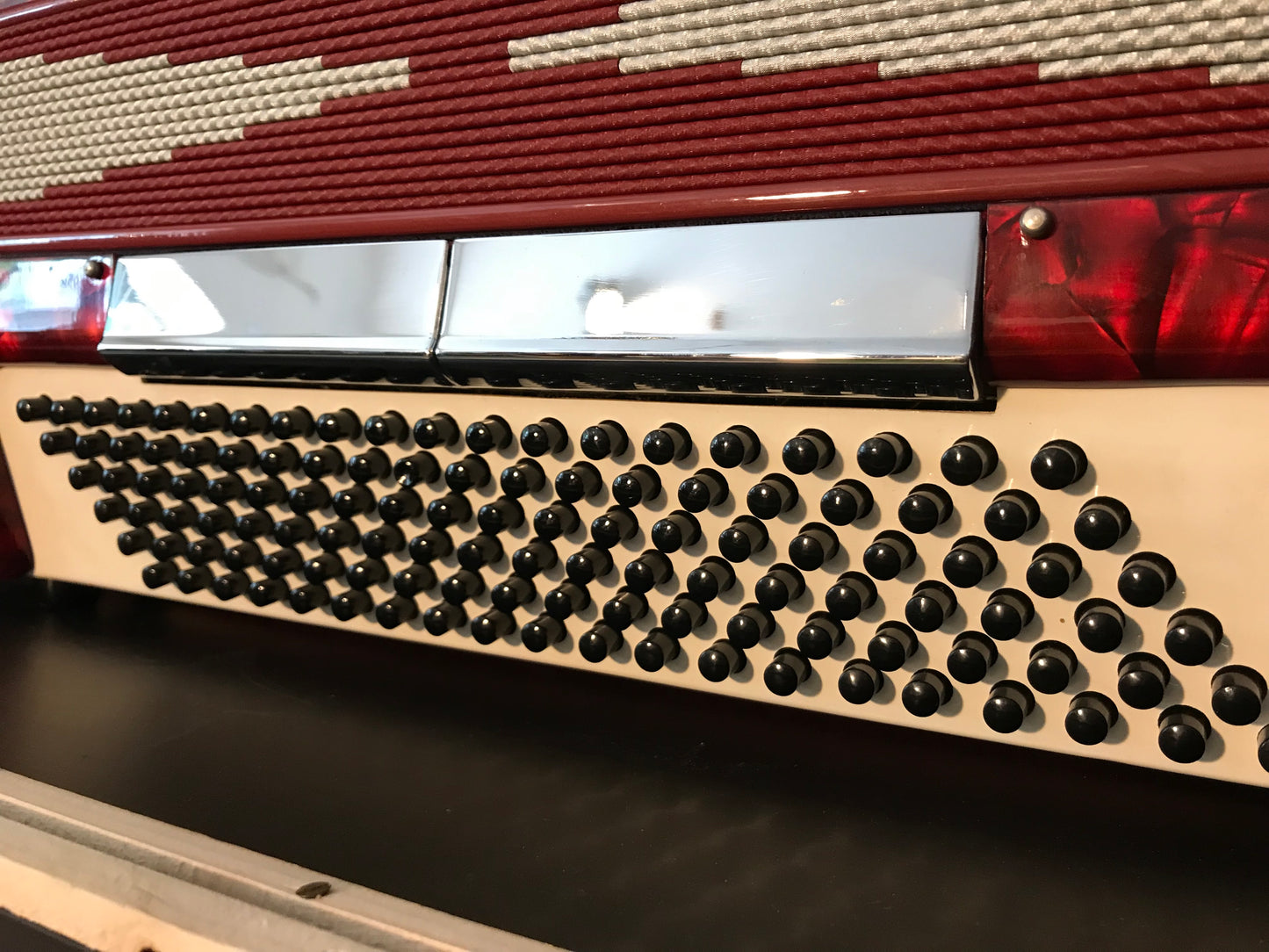 Accordion Mantovanelli Accordion Red 120 Bass 7 Register Ready to Play