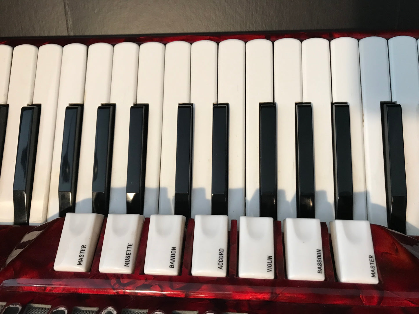 Accordion Mantovanelli Accordion Red 120 Bass 7 Register Ready to Play