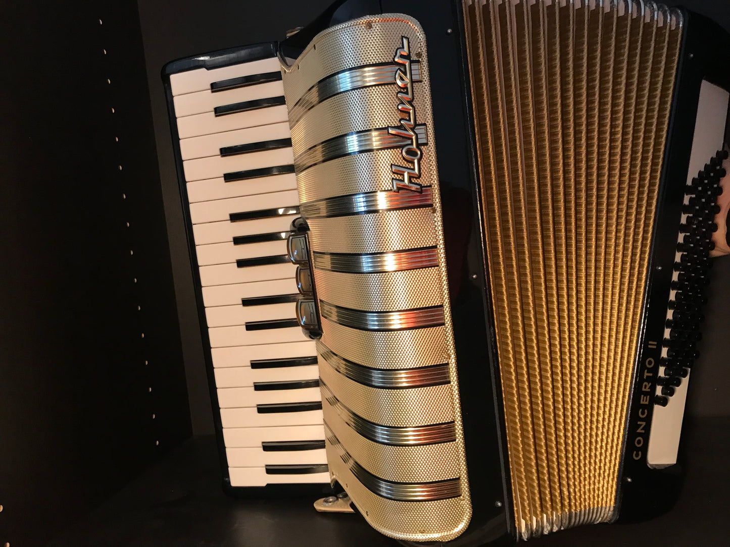 Akkordeon Hohner Concerto II 72 Bass Spielbereit
