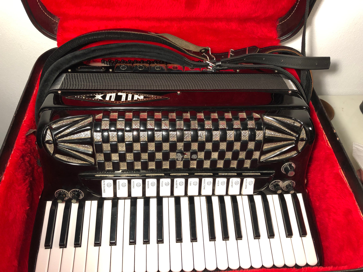 SOLD - Akkordeon Castelfidardo Italien Nilux 120 Bass Professionel schwarz