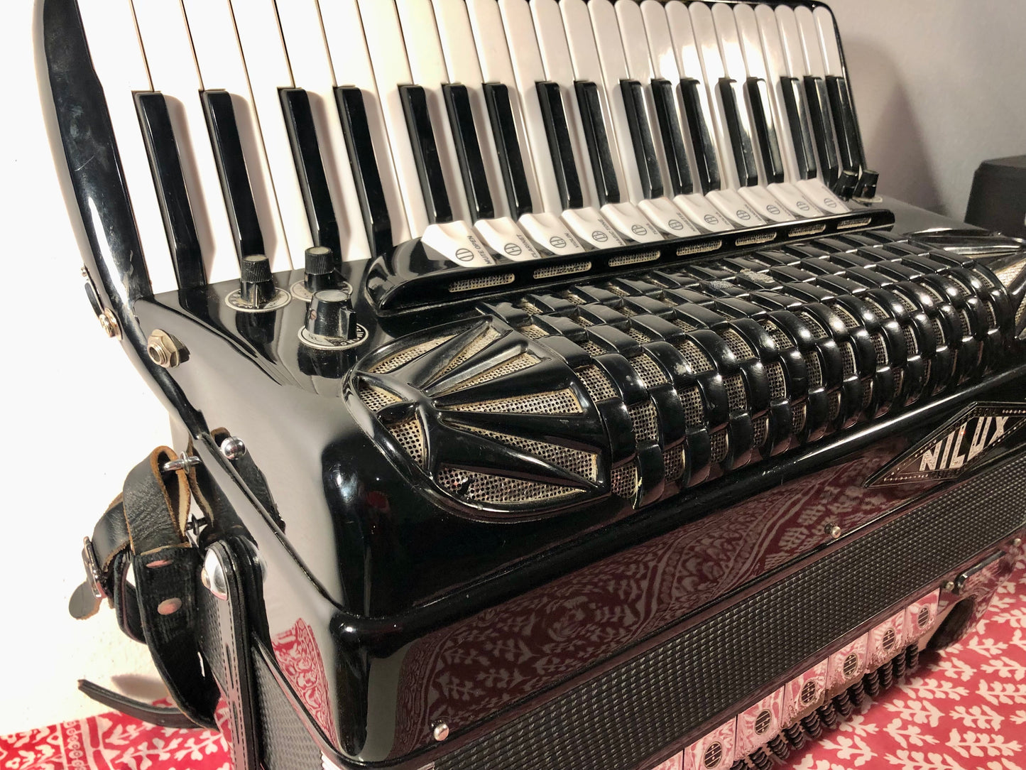 SOLD - Akkordeon Castelfidardo Italien Nilux 120 Bass Professionel schwarz