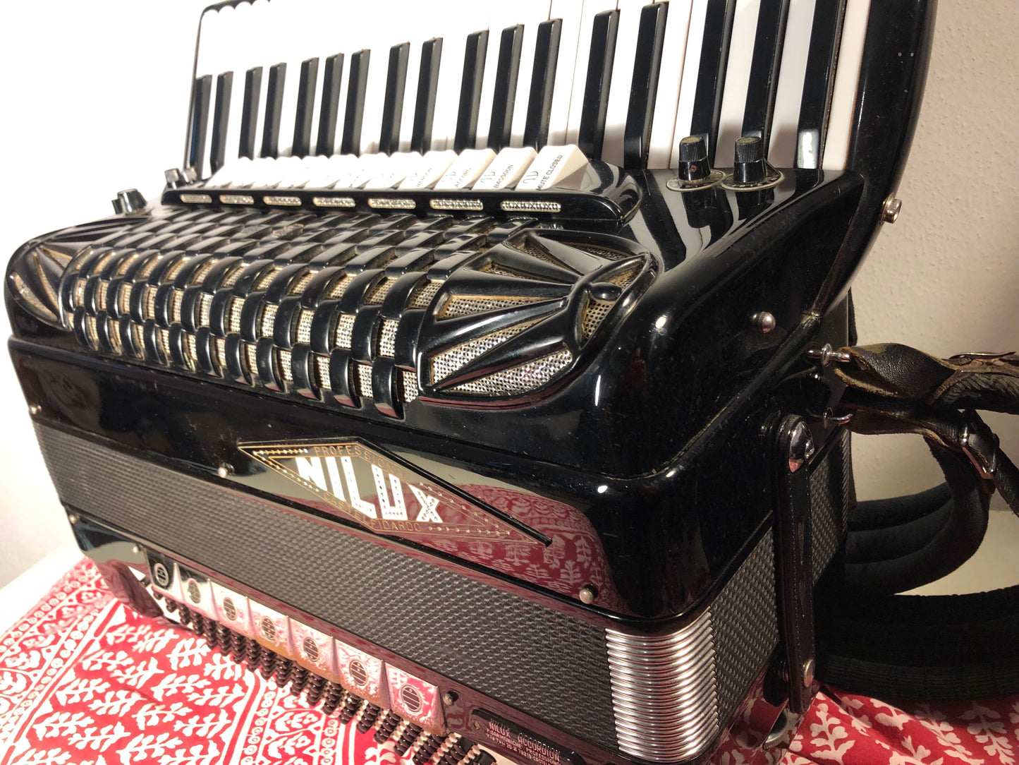 SOLD - Akkordeon Castelfidardo Italien Nilux 120 Bass Professionel schwarz