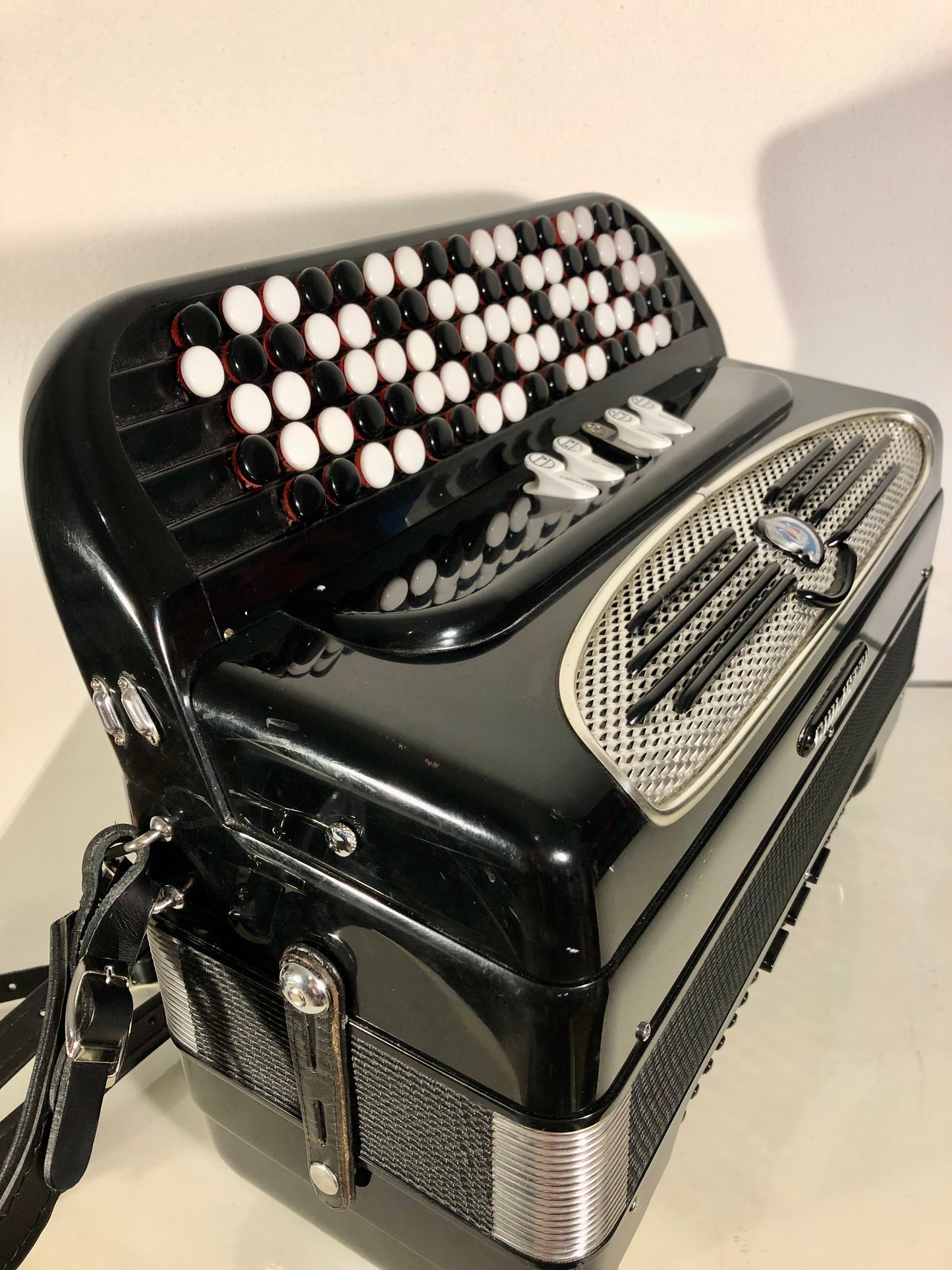 SOLD - Akkordeon Giulietti 120 Bass G52C Knopfakkordeon