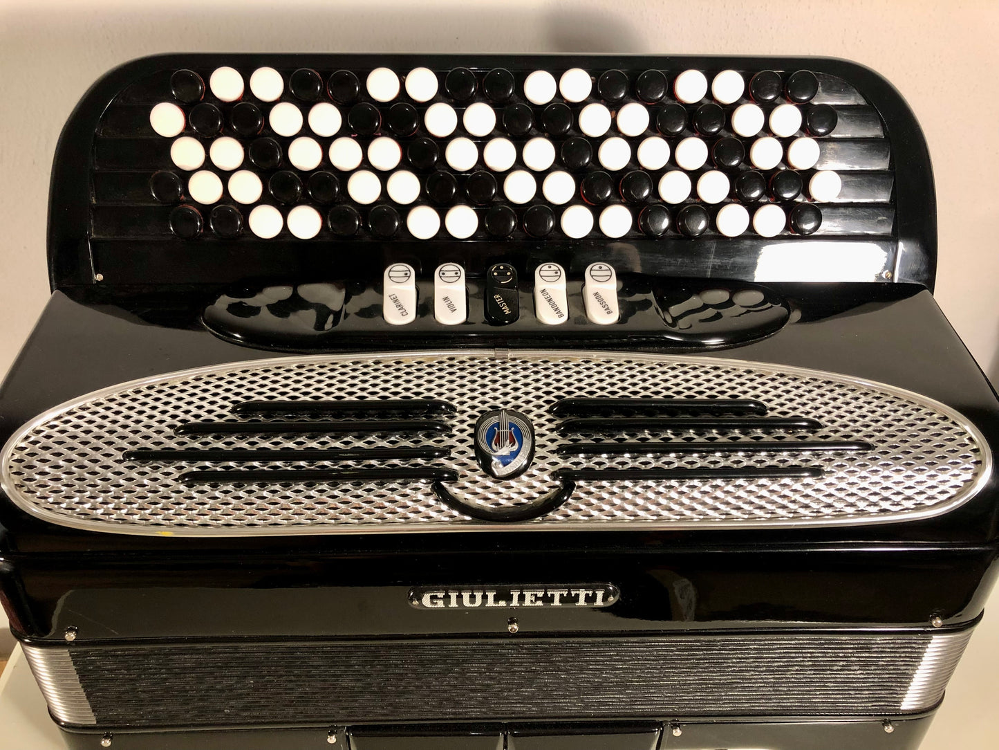 SOLD- Akkordeon Giulietti 120 Bass F52C Knopfakkordeon