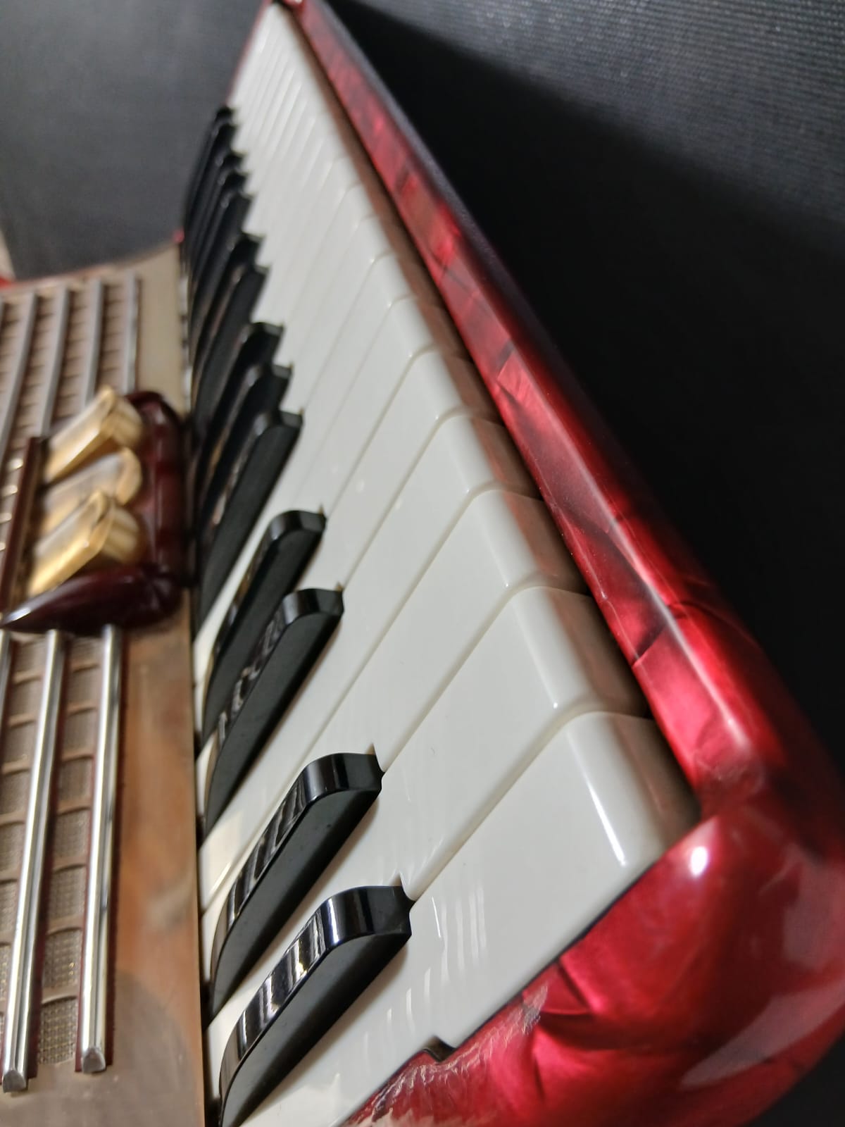 Akkordeon Hohner Concerto II Rot mit Garantie