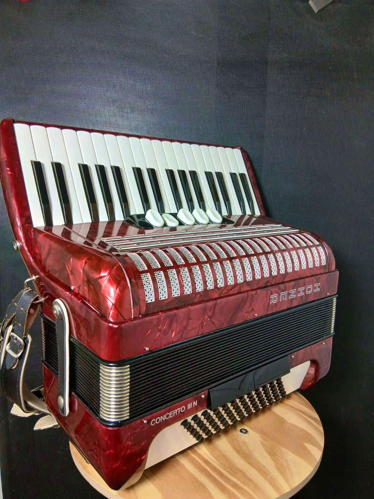 Akkordeon Hohner Concerto III N Rot Koffer mit Garantie