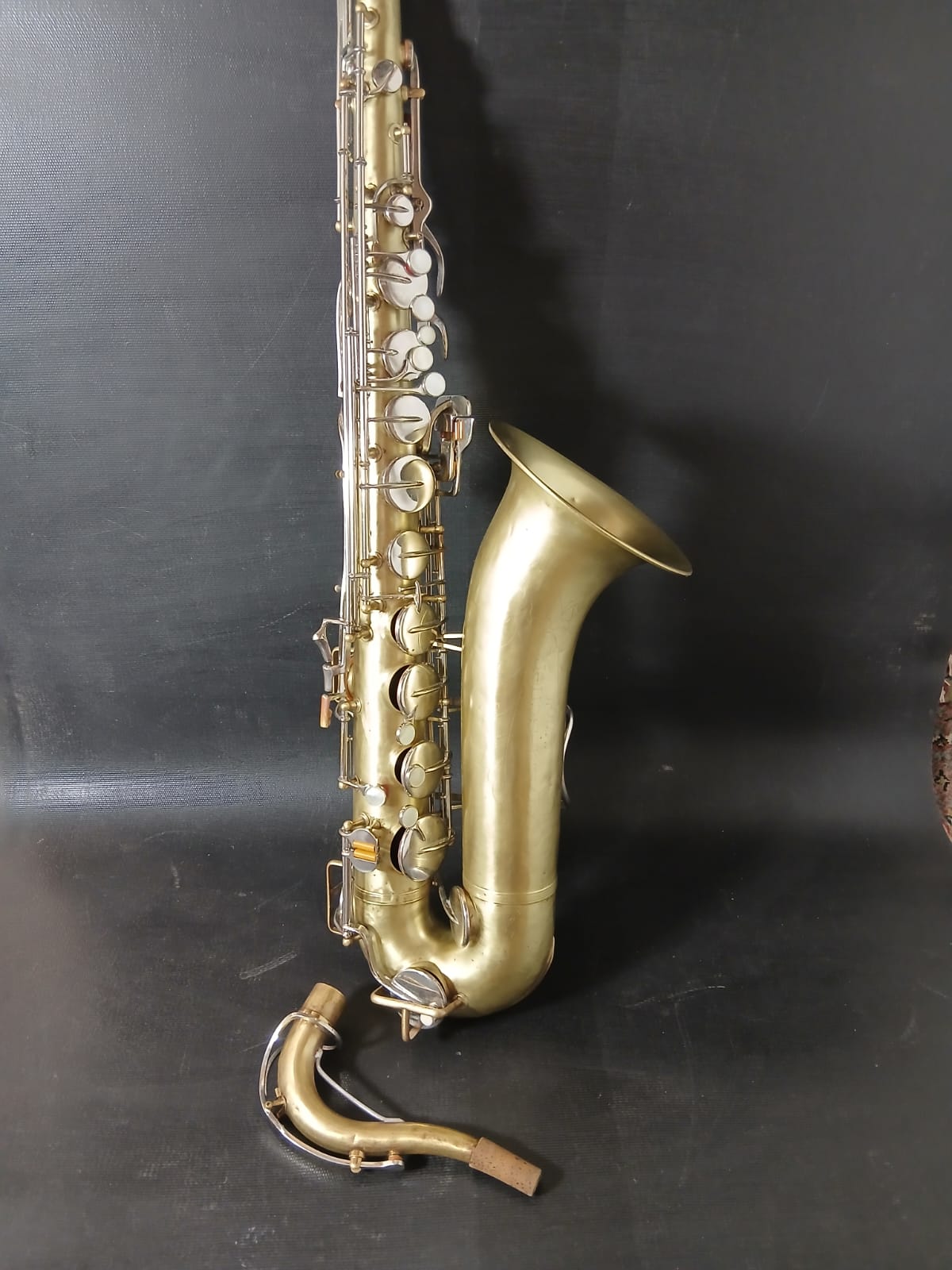 Buescher 400 Tenorsaxophon Saxofon Tenor Vintage gebürstet Gold mit Koffer und Garantie