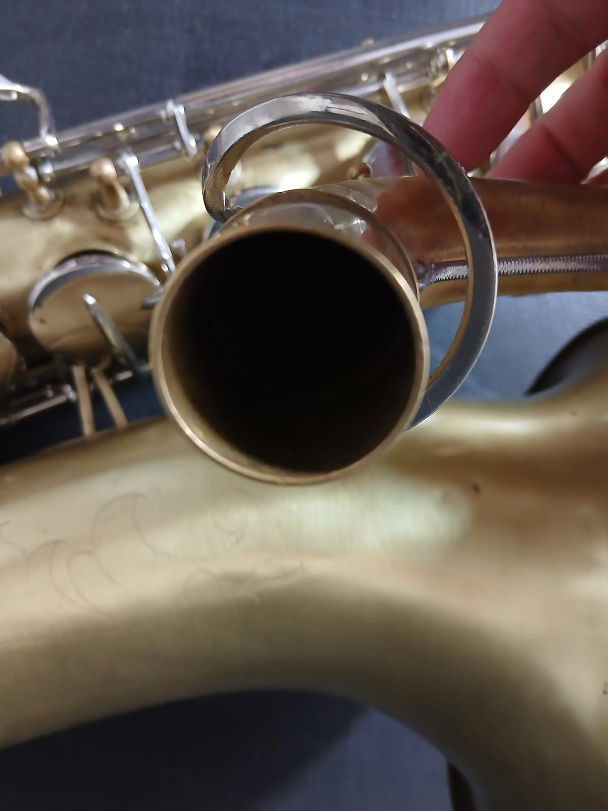 Buescher 400 Tenorsaxophon Saxofon Tenor Vintage gebürstet Gold mit Koffer und Garantie