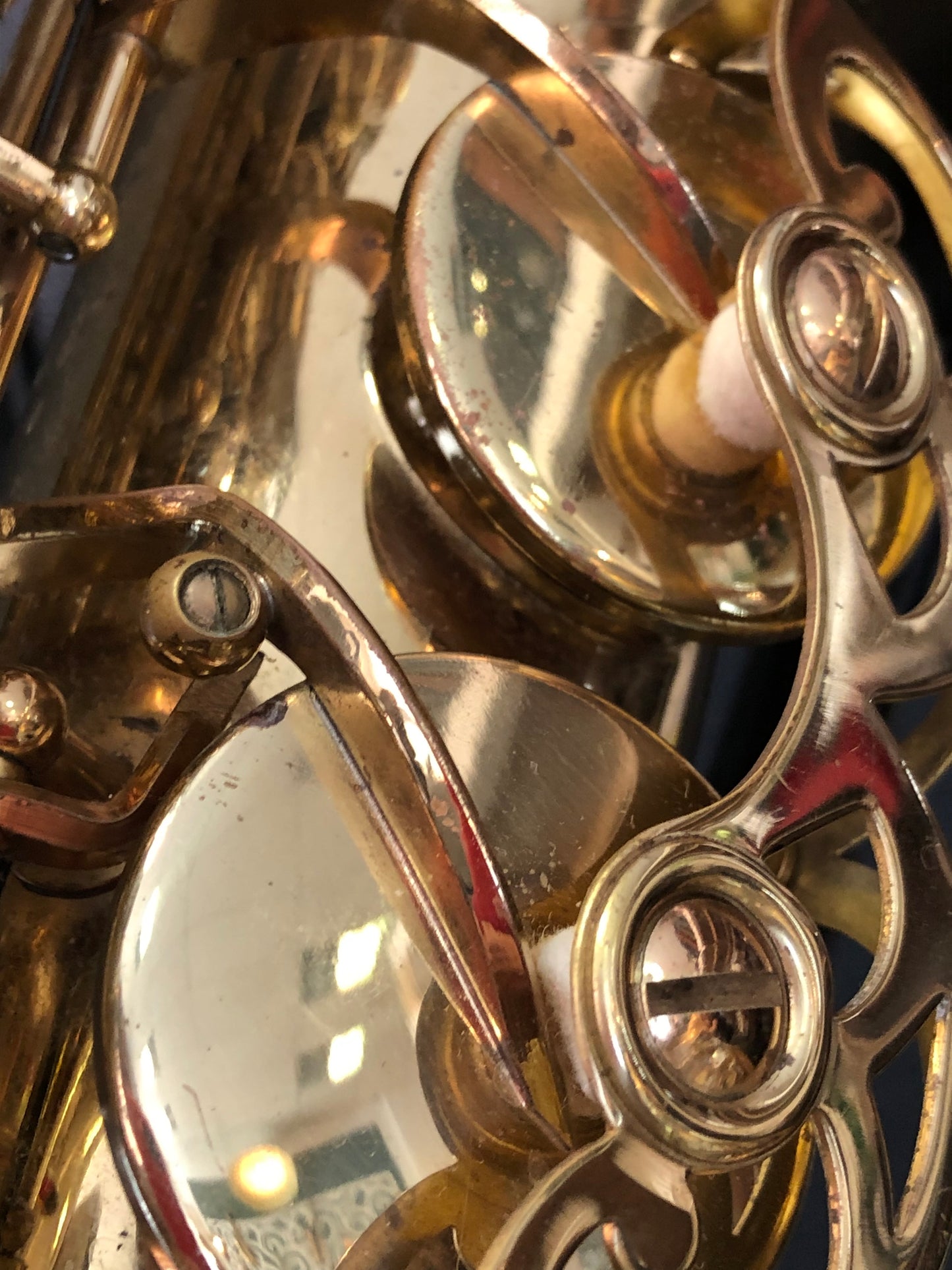 Gebrauchtes Altsaxophon Buffet Crampon Evette von Costa Instruments, ideales Anfängerinstrument, sichtbarer goldener Körper mit Klappen