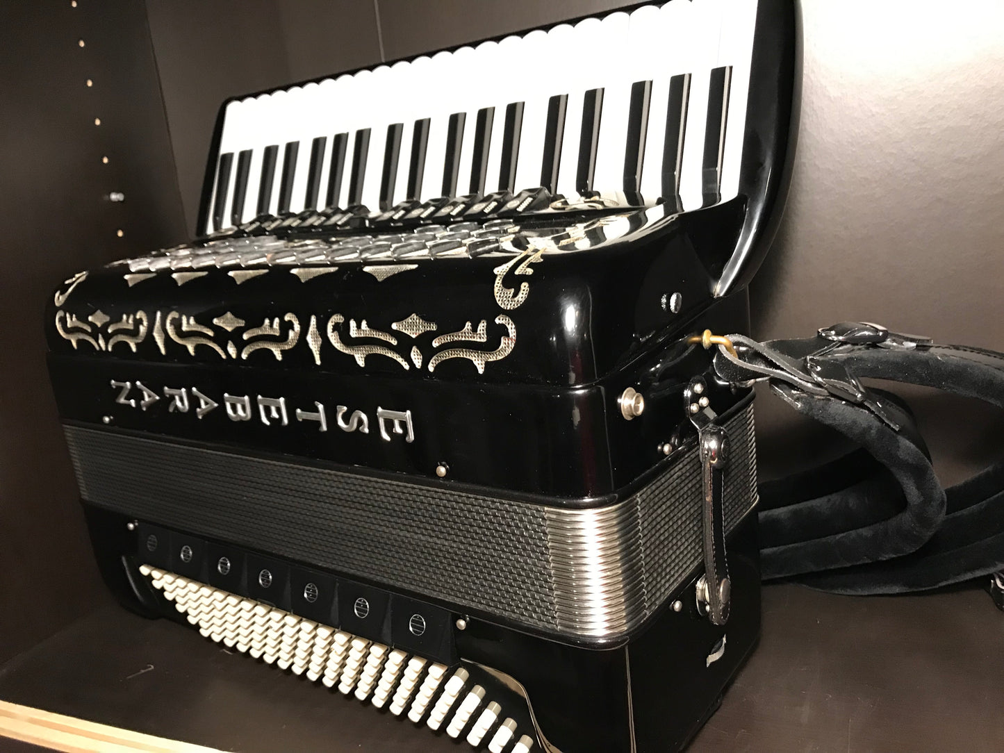 Brandon Akkordeon Estebaran_Costa Instruments