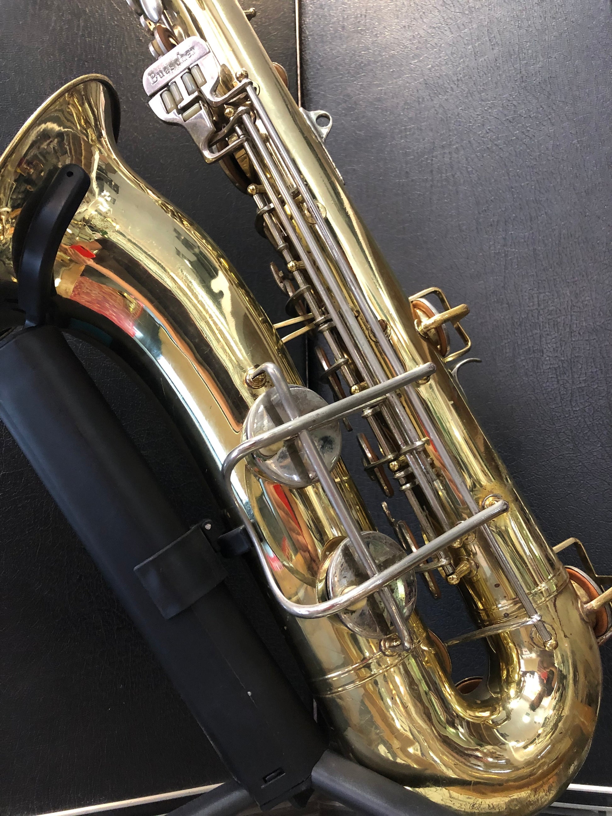 Costa Instruments Buescher 400 Tenorsaxofon, US-Qualität, glänzendes Tenorsaxophon, detaillierte Ansicht