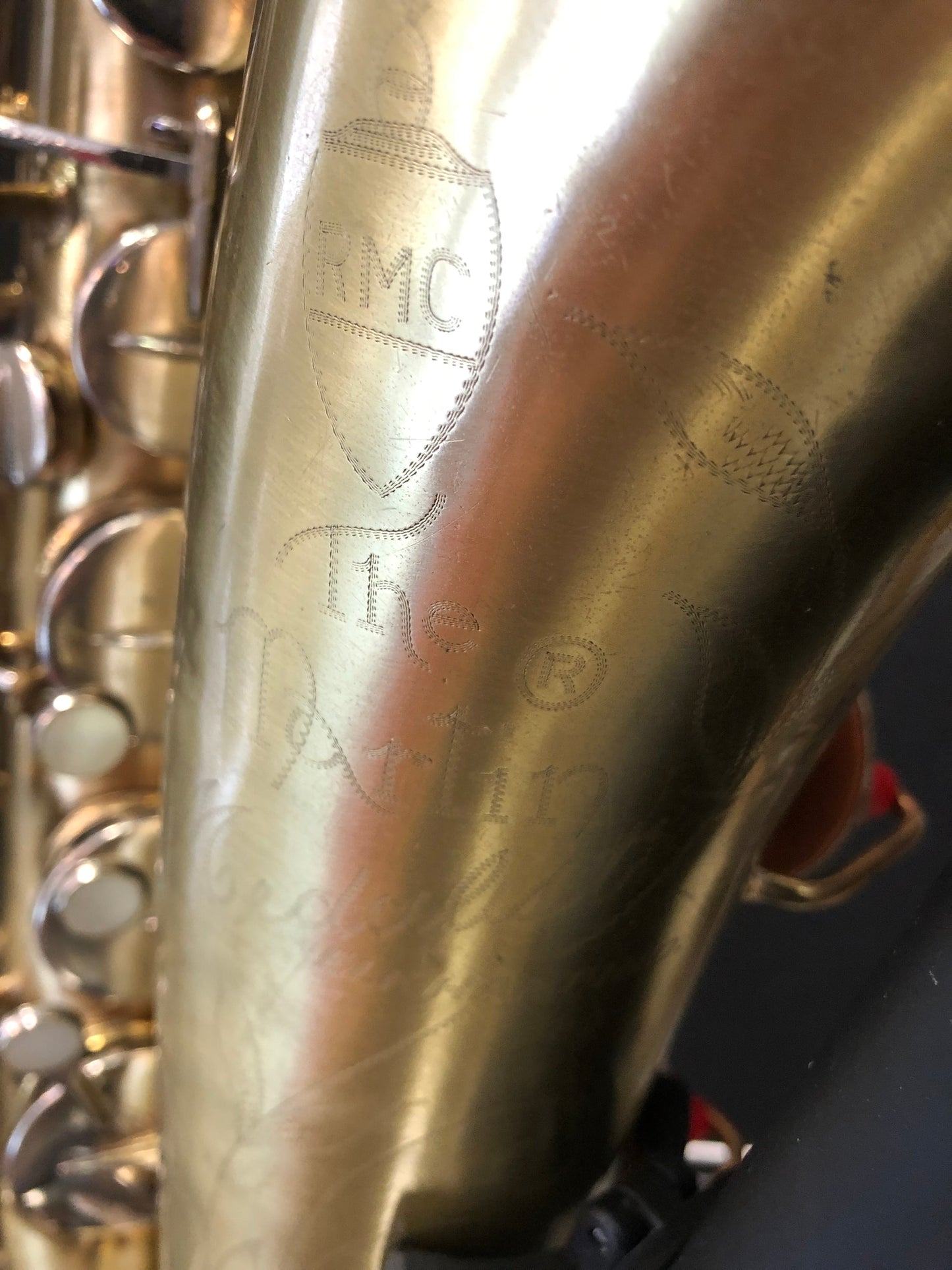 Tenorsaxophon Costa Instruments RMC mit Garantie, detailreiche Ansicht des goldfarbenen Instruments auf Bild 0031