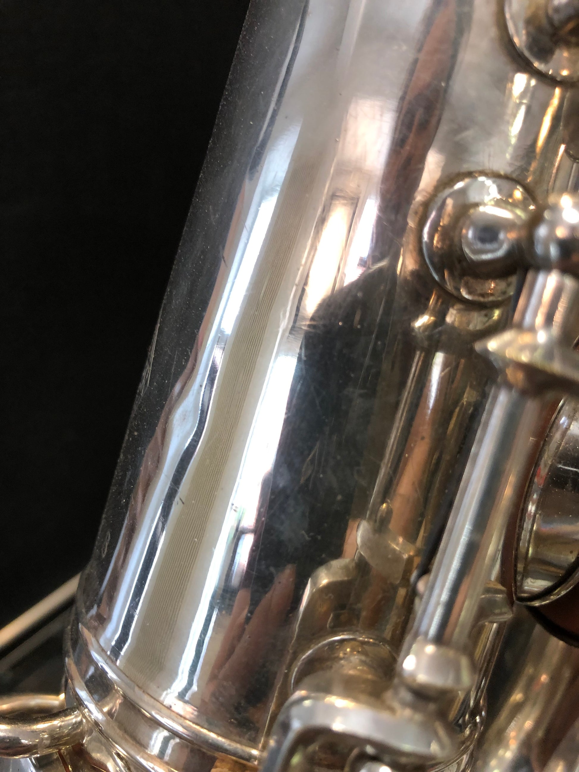 Hohner President versilbertes Tenorsaxophon von Costa Instruments mit Garantie, detailreiche Ansicht des Musikinstruments