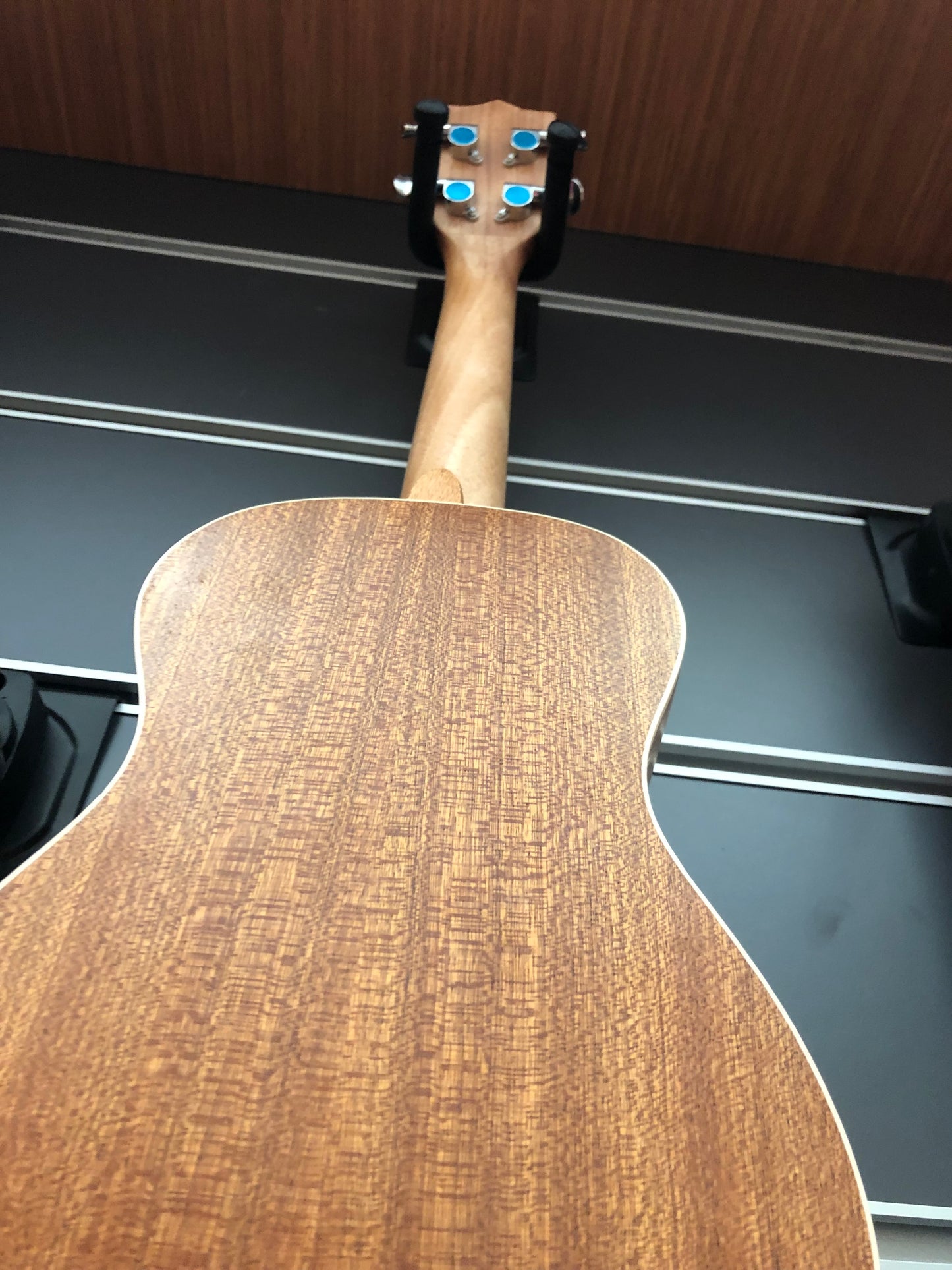 Concert Ukulele Konzert Mahagoni 23 Zoll mit Tasche