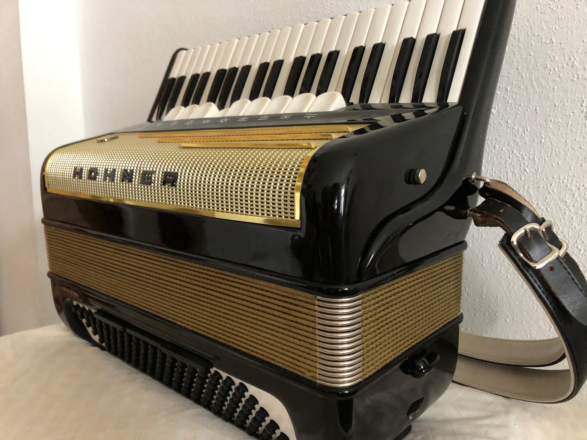 SOLD-Akkordeon Hohner Pirola IVP 120 Bass 9 Register - überholt - Costa Instruments