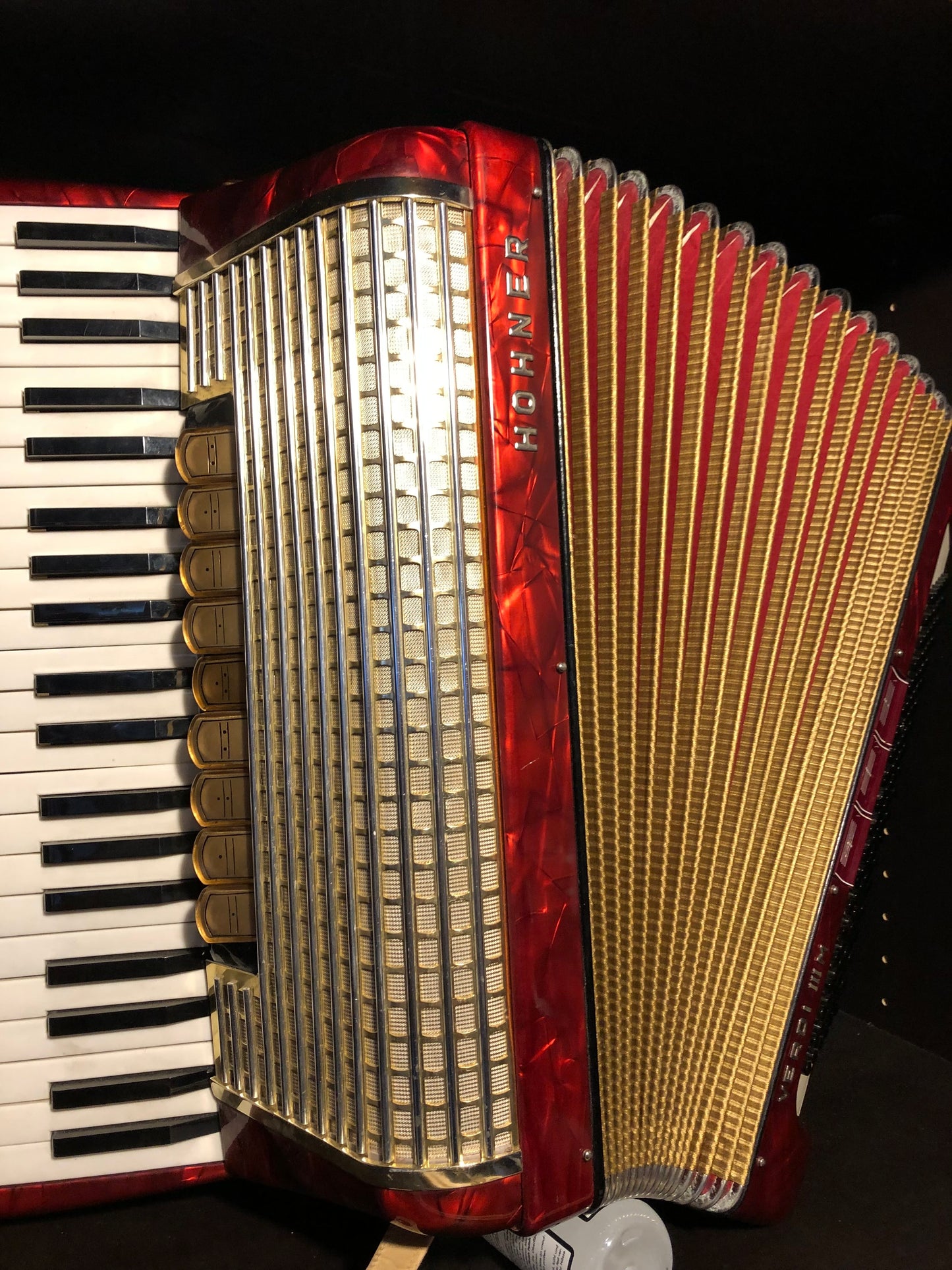 Akkordeon Hohner Rot Verdi III M 120 Bass Register 9 mit Koffer