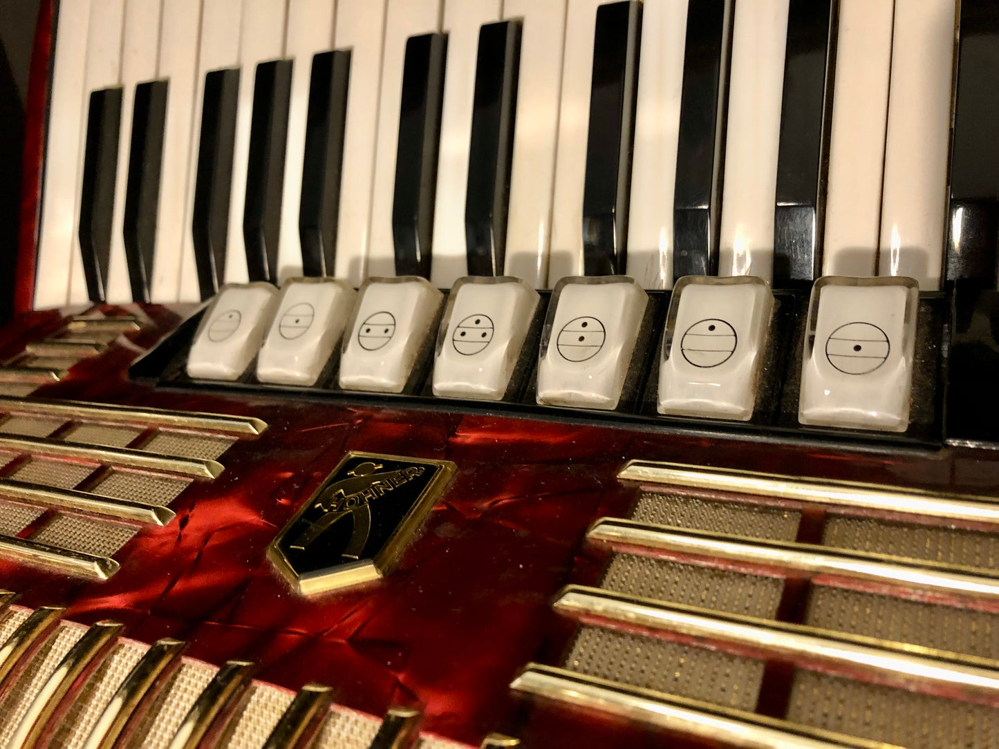 Akkordeon Hohner Verdi II N 96 bass gold Rot 7 Diskantregister 3 Bassregister