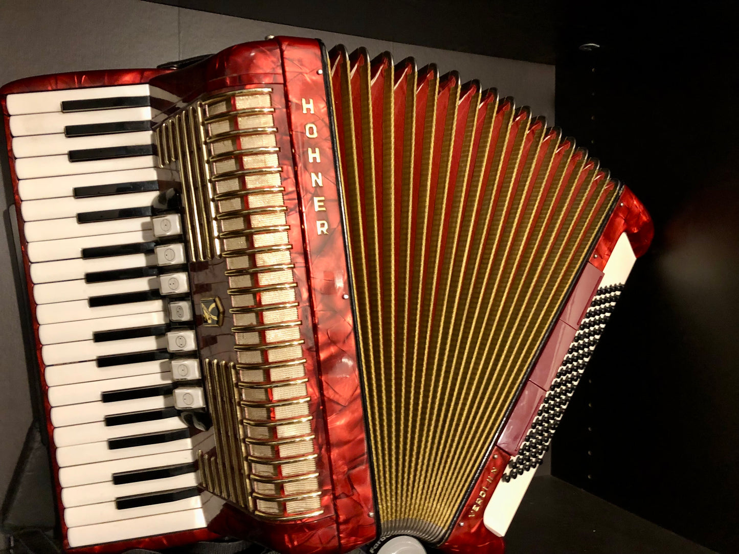 Akkordeon Hohner Verdi II N 96 bass gold Rot 7 Diskantregister 3 Bassregister