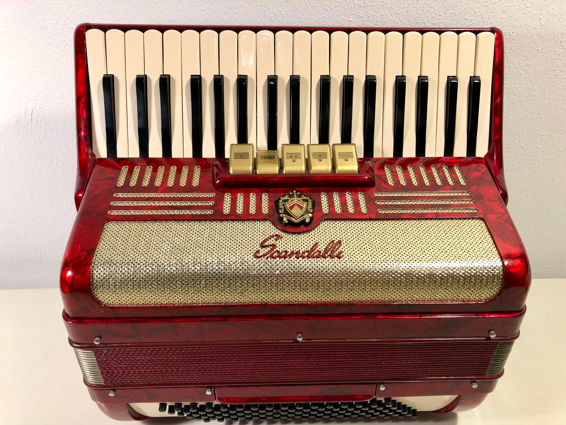 Scandalli Gold Serie 96 bass Red Accordion Akkordeon Rot 