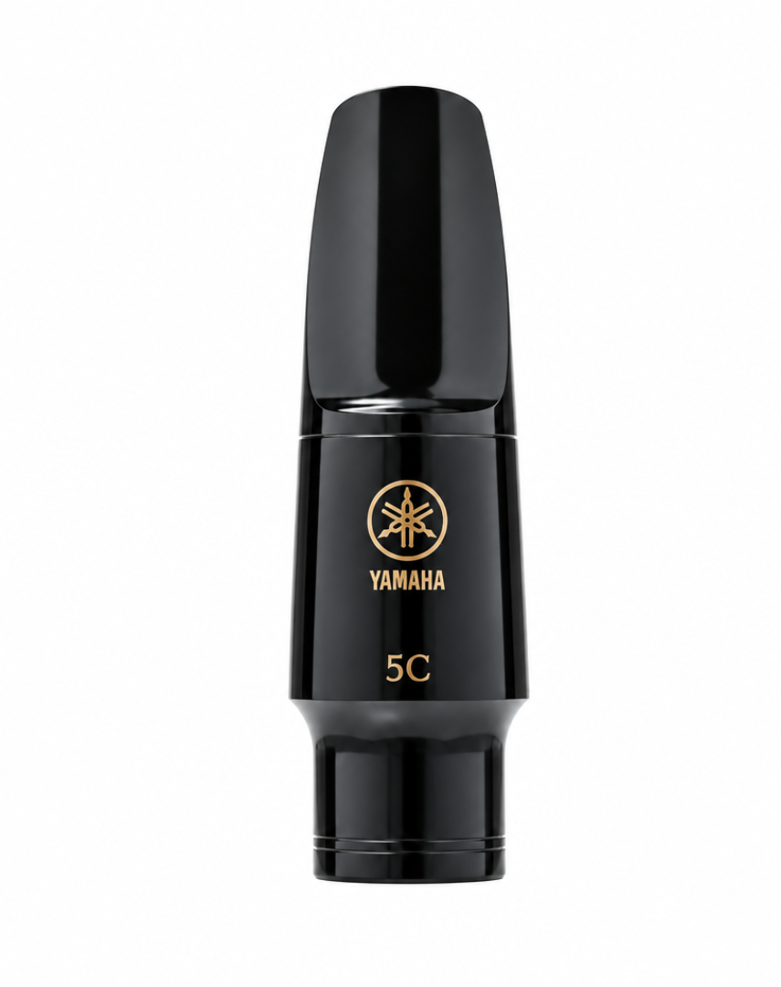Yamaha 4C 5C 6C Mundstück für Altsaxophon von Costa Instruments, zeigt das Mundstück auf einem weißen Hintergrund