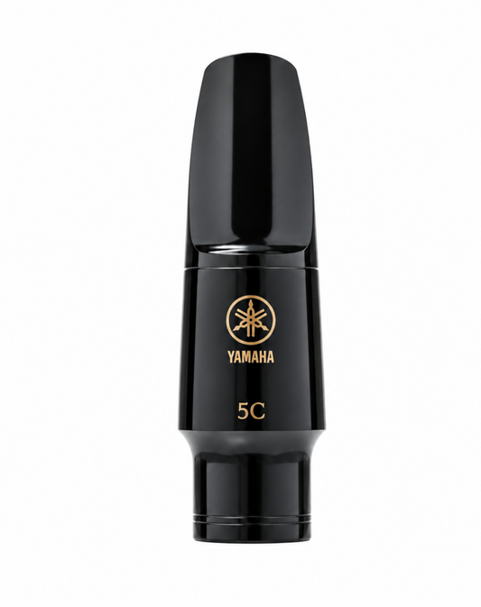 Yamaha 4C 5C 6C Mundstück für Altsaxophon von Costa Instruments, zeigt das Mundstück auf einem weißen Hintergrund