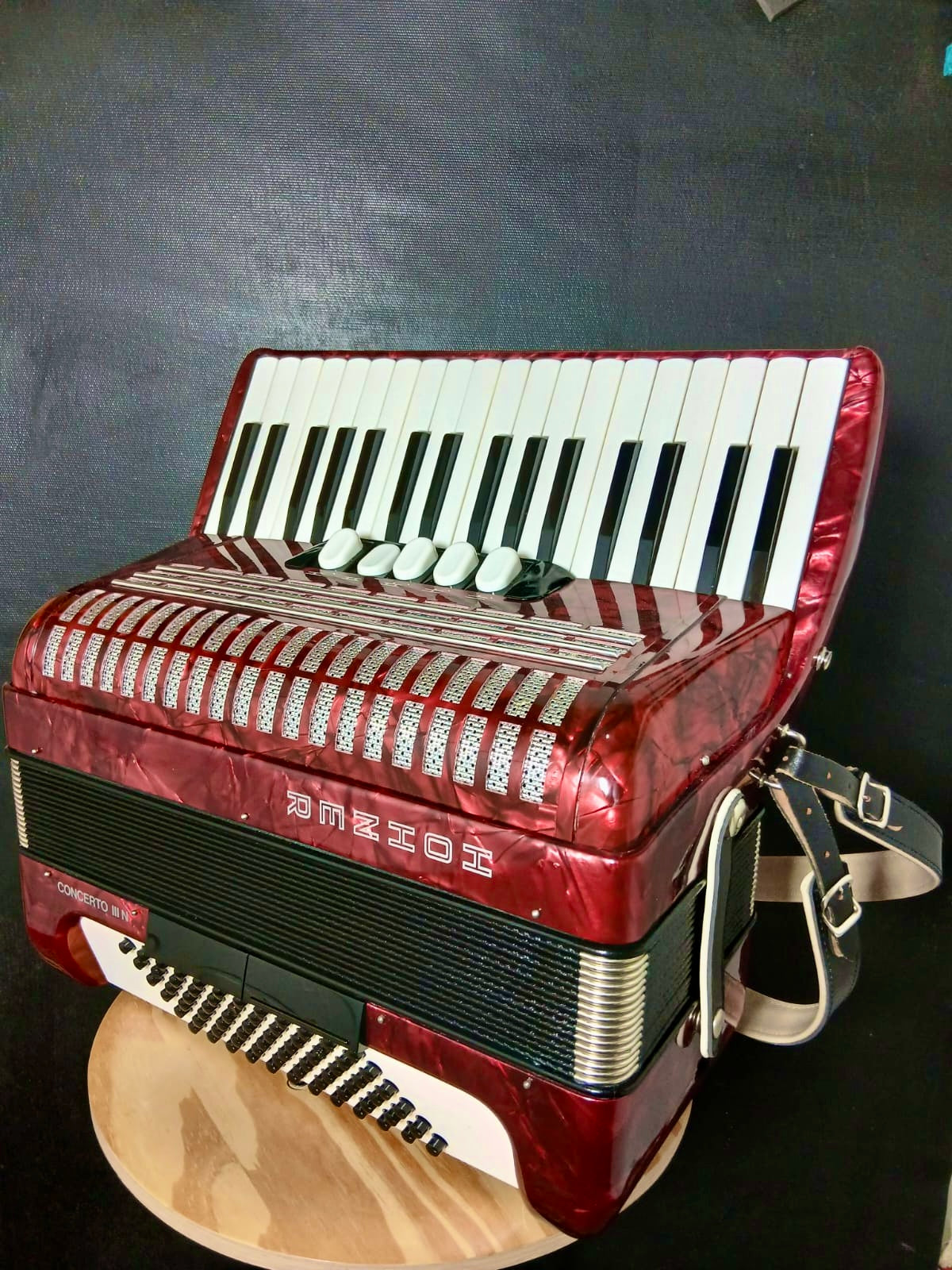 Akkordeon Hohner Concerto III N Rot Koffer mit Garantie