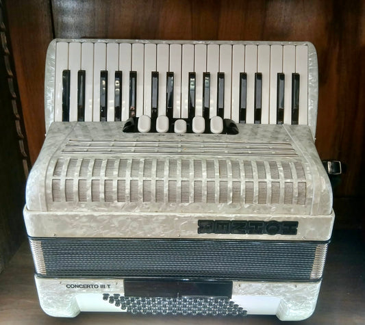 Hohner Akkordeon Weiss CONCERTO III T Perlmutt mit 5 Registern, in Top-Zustand, mit Koffer, von Costa Instruments