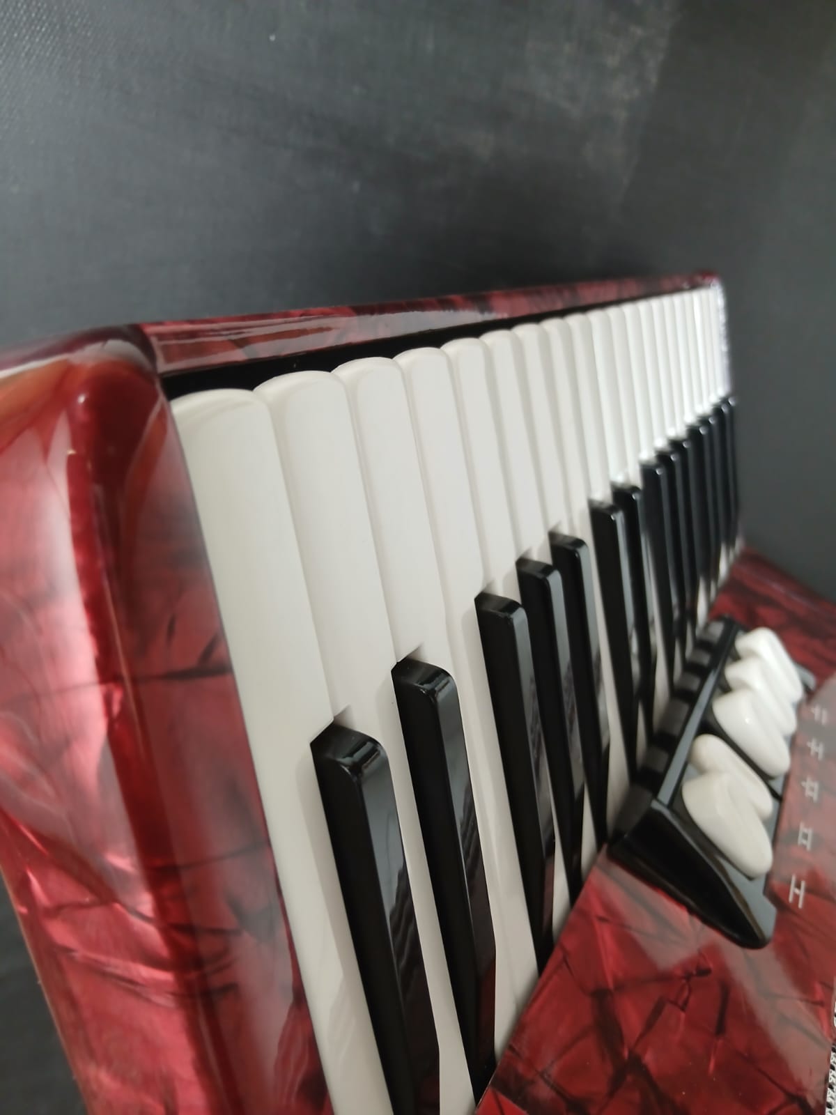 Akkordeon Hohner Concerto III N Rot Koffer mit Garantie