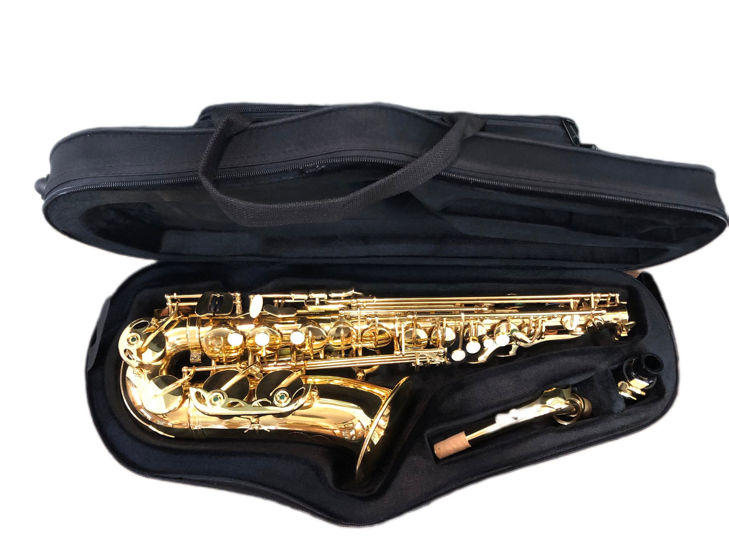 Altsaxophon Schülersaxophon Anfänger Komplettset mit Koffer, von Costa Instruments, zeigt das Instrument und Zubehör in der Nahaufnahme.